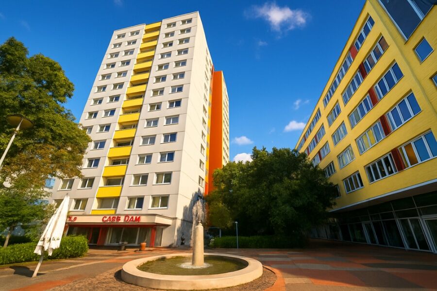 Bezugsfreie 3-Zi-Wohnung mit Einbauküche, nahe Jannowitzbrücke - Bild