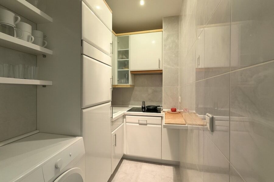 Bright studio with terrace and direct garden access in the heart of Wilmersdorf - Bild