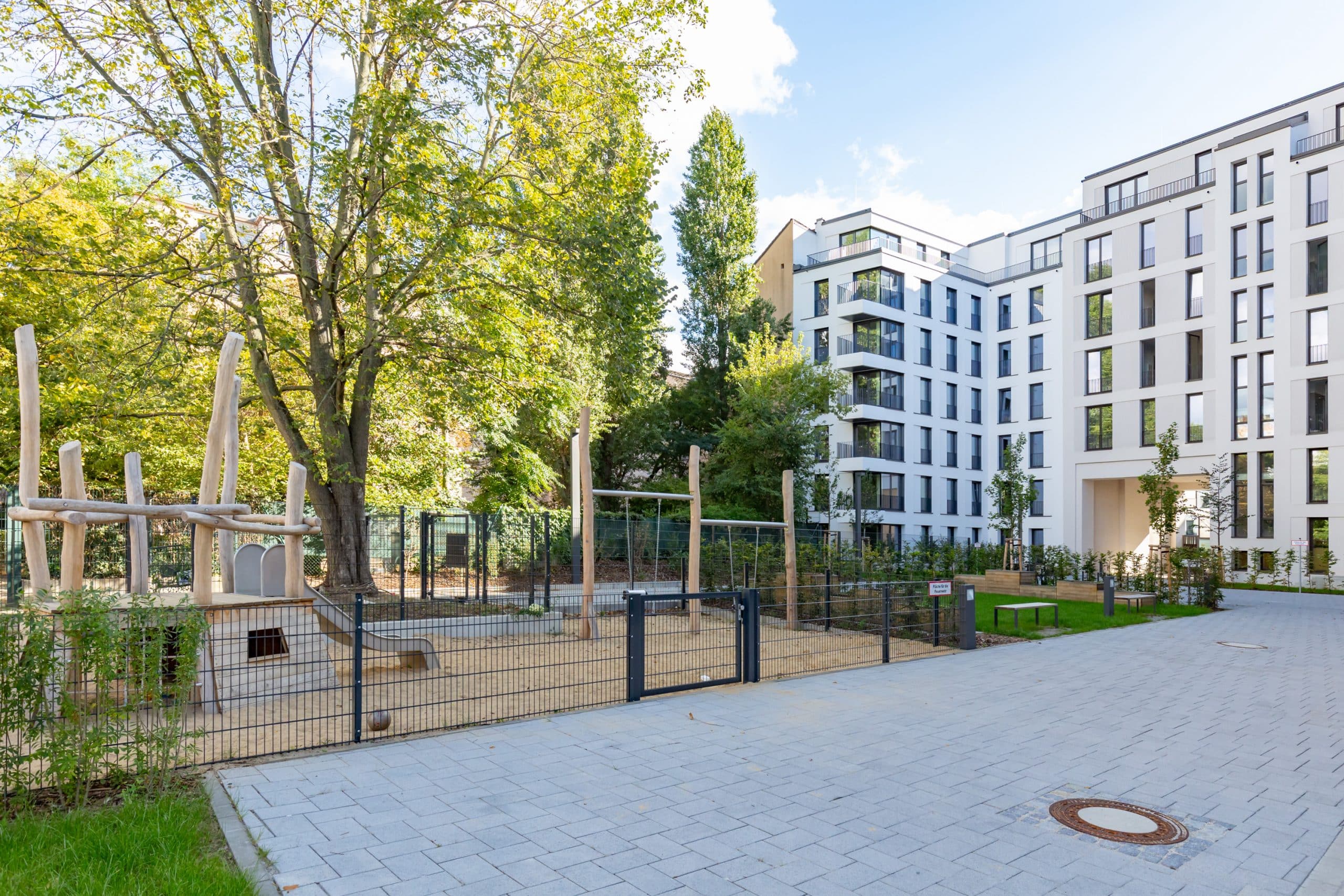 Courtyard view of The Kurfürst property in Berlin Schöneberg