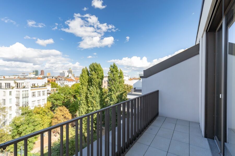 Ready to Move-In: Upper Class Penthouse for Sale by Kurfürstendamm - Bild