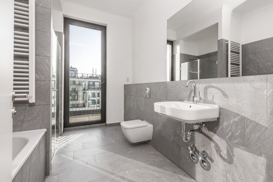 Ready to Move-In: Upper Class Penthouse for Sale by Kurfürstendamm - Bild