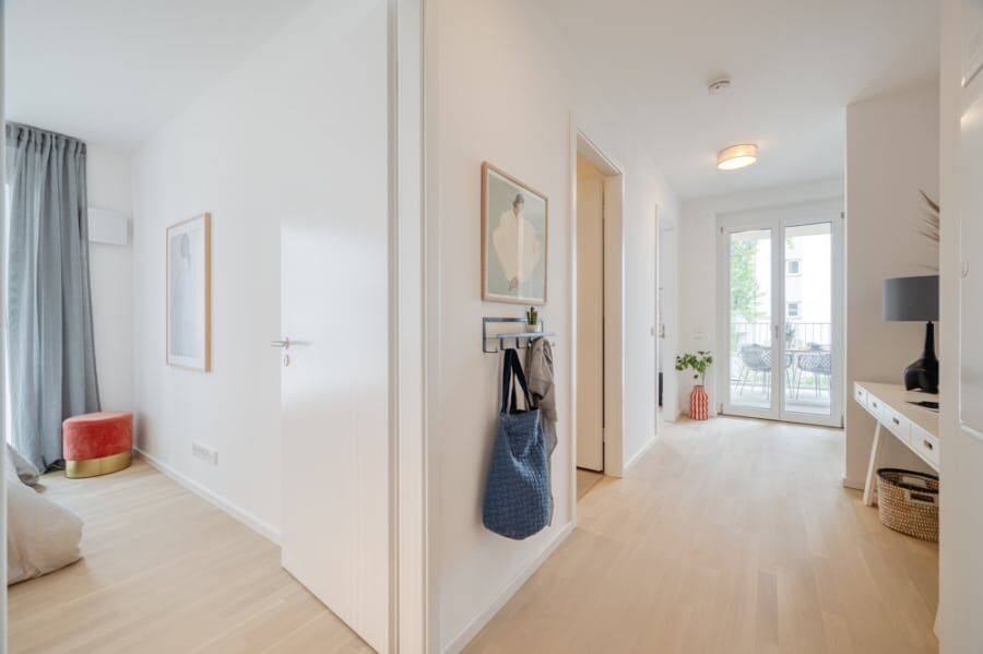 Upscale 3-Room Family Home with Balcony next to Viktoriapark & Gleisdreieck - Bild
