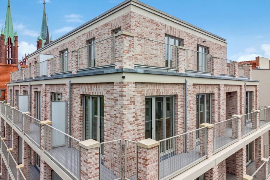 Upscale 3-Room Family Home with Balcony next to Viktoriapark & Gleisdreieck - Bild