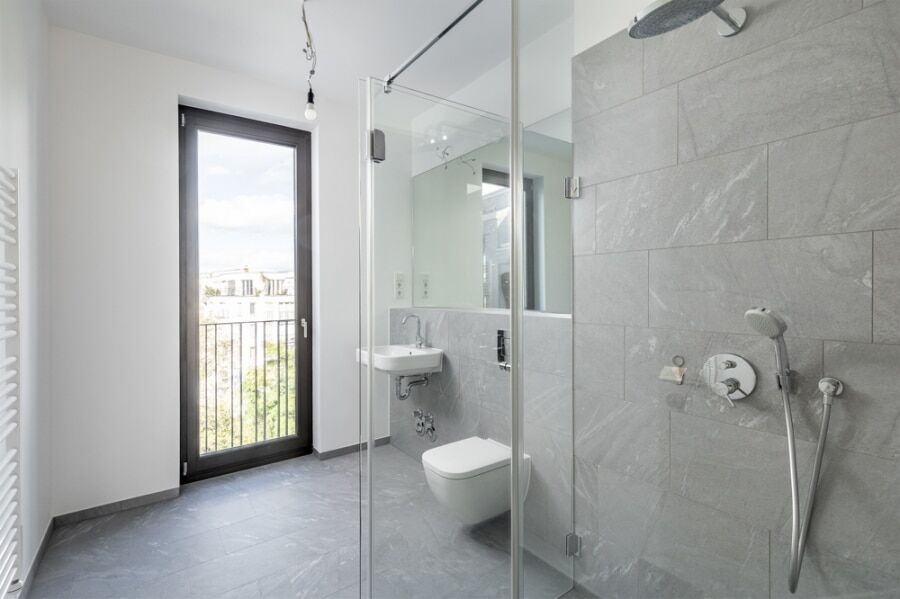 Sky-High Luxury: 3.5 Room Penthouse with Panoramic Terrace by KaDeWe - Bild