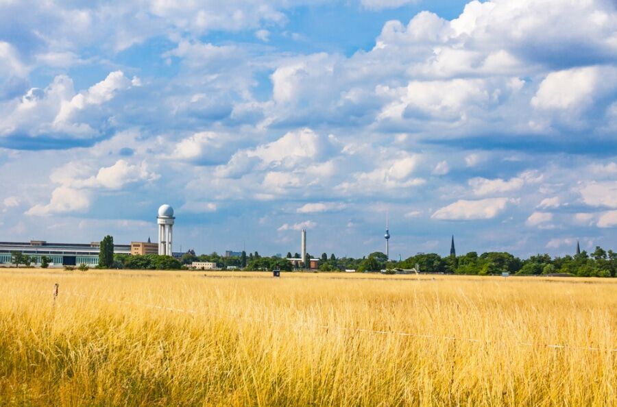 Live, Work & Invest – Perfect for Café & Creative Business near Tempelhofer Feld - Bild