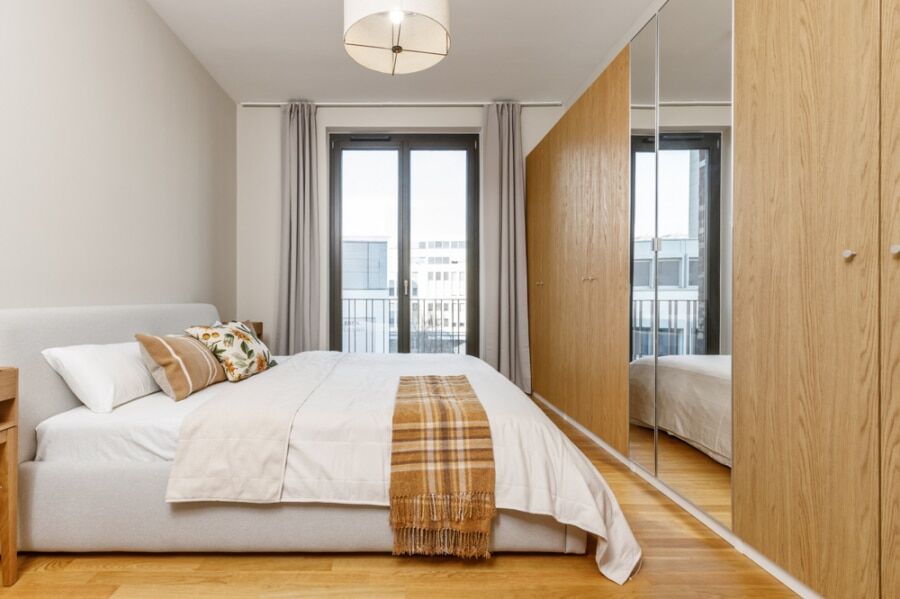 City Comfort: Unique 2-Room Home with Balcony between Ku’damm & Potsdamer Platz - Bild