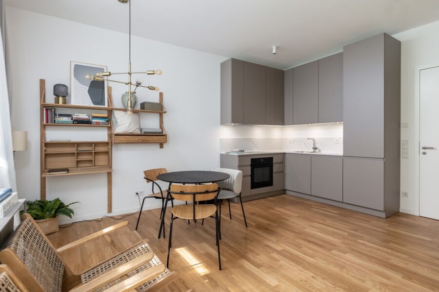 City Comfort: Unique 2-Room Home with Balcony between Ku’damm & Potsdamer Platz - Bild