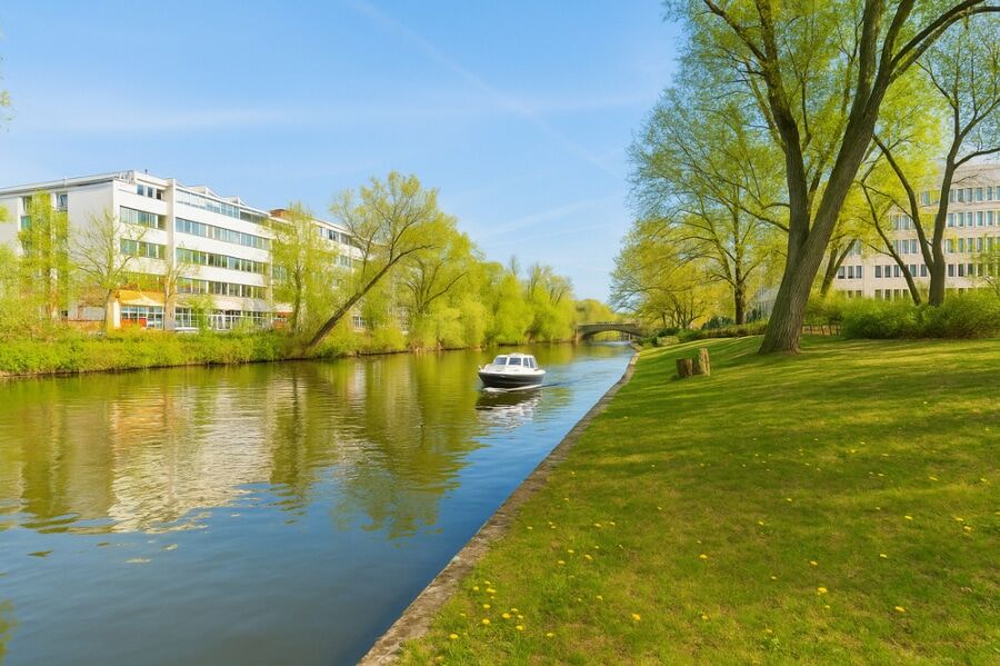 Waterfront Location: Vacant 2-room apartment on the 5th floor with elevator in Top area of Charlottenburg - Bild